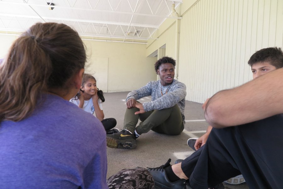 school_response_kids_talking