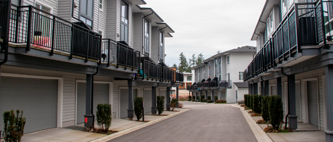Townhouses with alleyway 